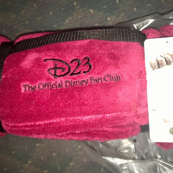 D23 Disney soft red plush fleece throw blanket - Picture 7 of 7